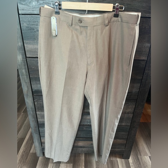 NWT@$70! HAGGAR! Taupe E-CLO SMART FIBER, CREASED/CUFF PANTS! SZ 38Wx29L - Picture 1 of 9